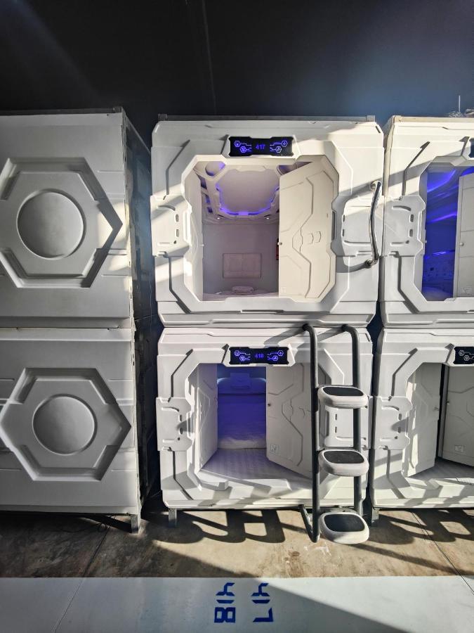 Met A Space Pod @Phrom Phong Bangkok Ngoại thất bức ảnh